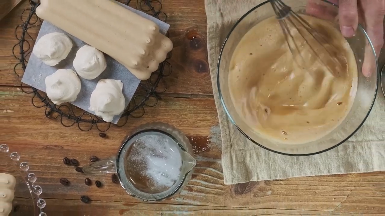 preparazione semifreddo al caffè